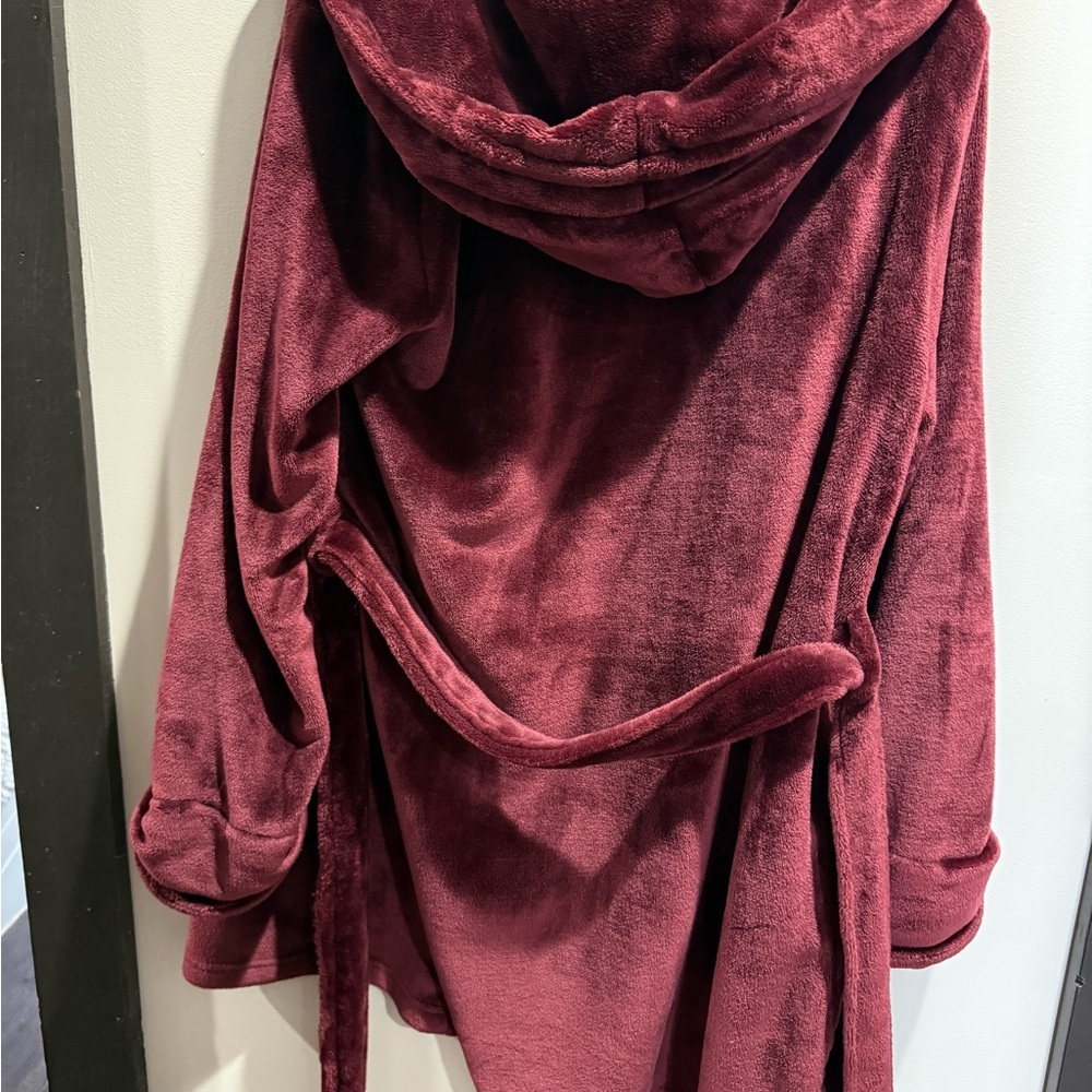 Rosé Plush Maroon Hooded Robe Medium - Picture 7 of 7